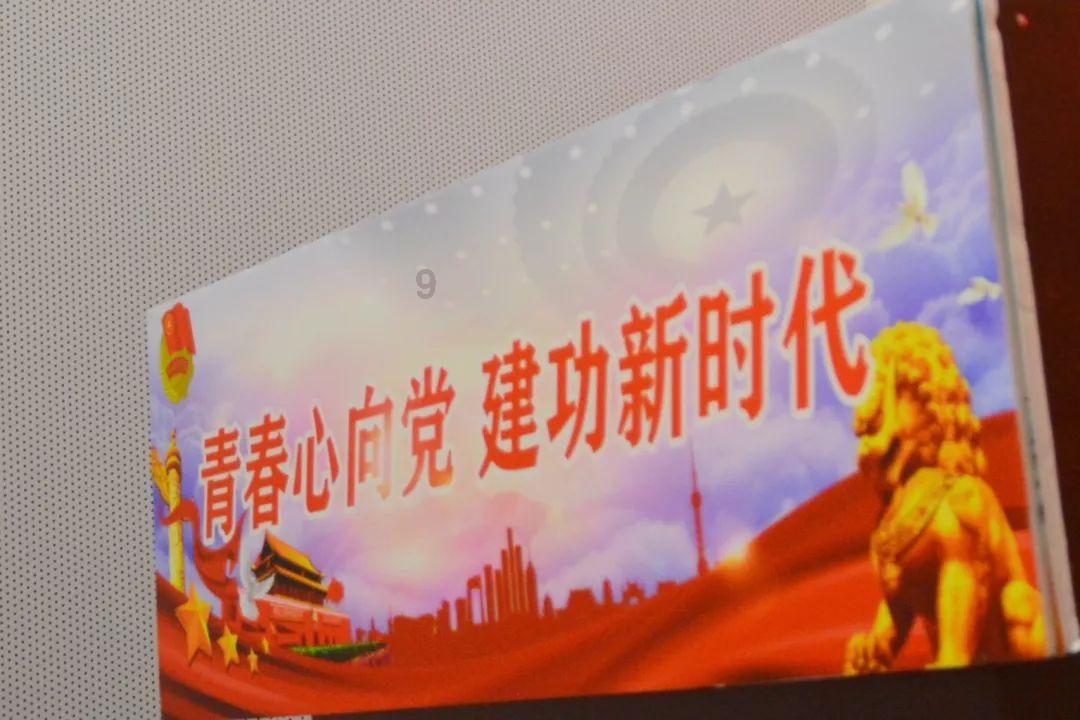 奔驰跨界搞地产,在迪拜做了个住宅楼,外墙的Logo设计亮了