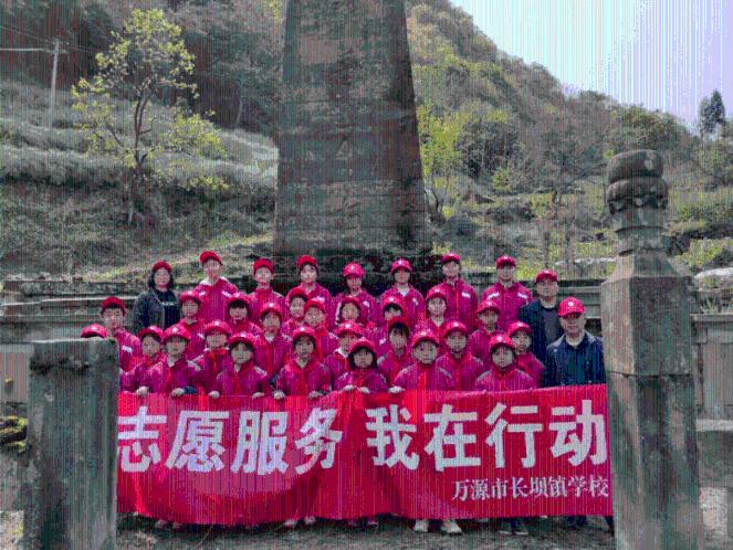 民间故事:老父乘船回家,夜遇盗贼逃一劫,找回行李儿子被雷劈